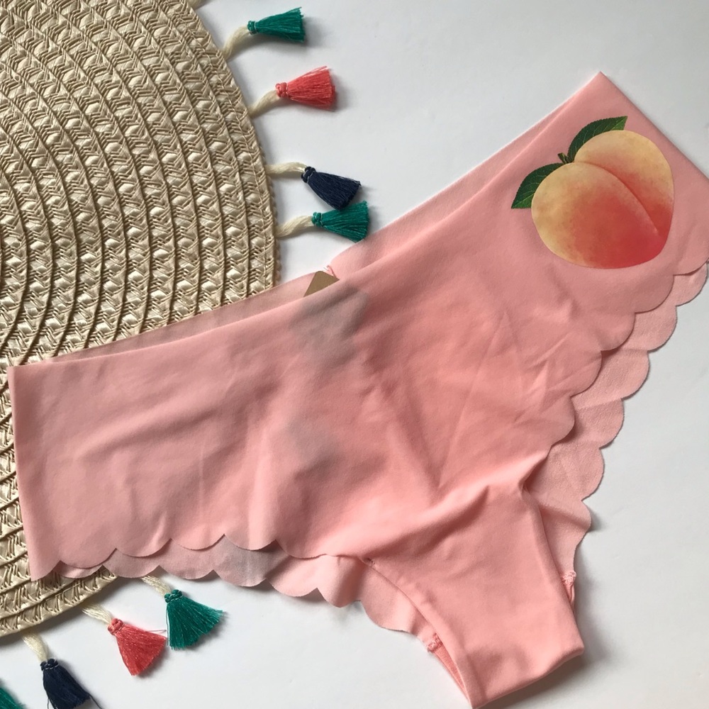Victoria’s Secret PINK No Show Cheekster Panty Peach Nectarine NEW